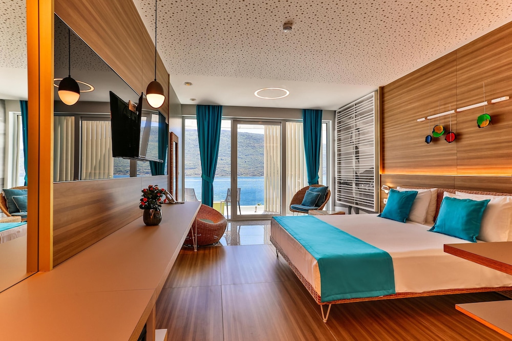 Carine Hotel Kumbor 15/50