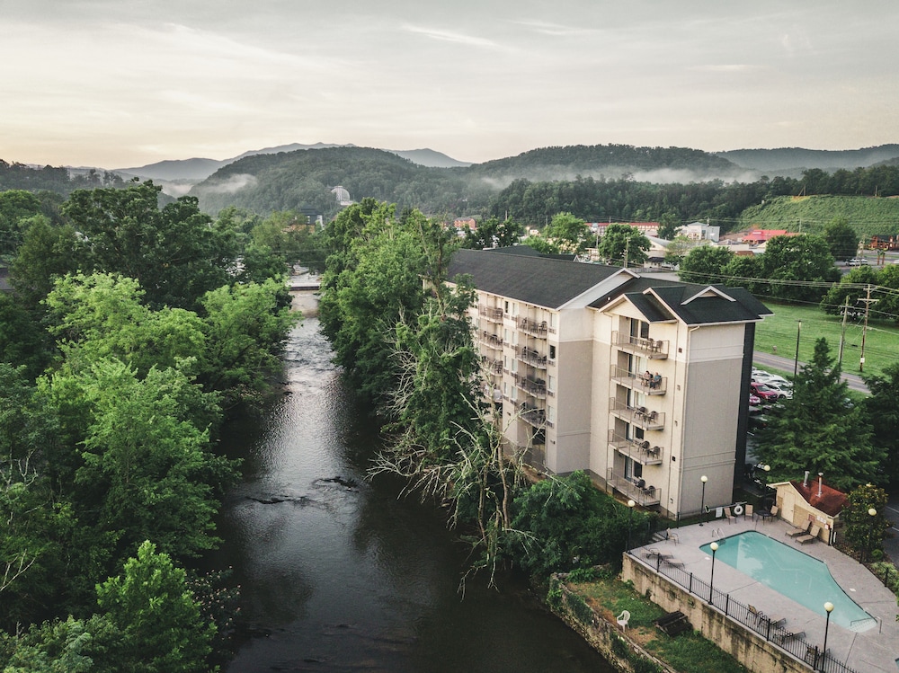 Twin Mountain Inn & Suites 37/71