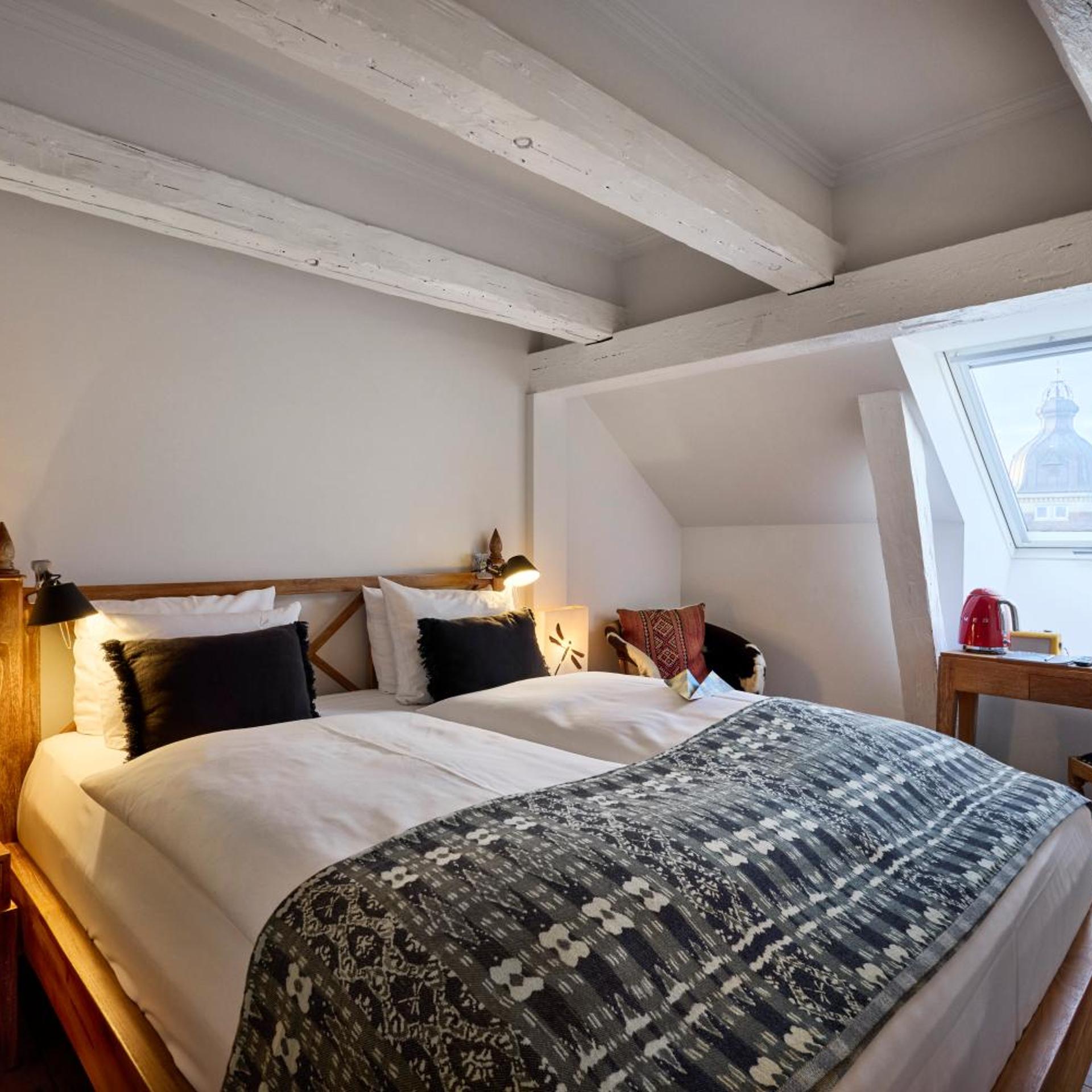 Room, Double Bed, Small