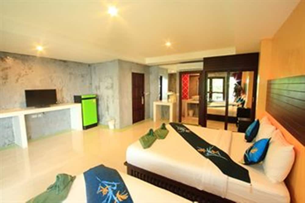 THARATHIP RESORT 24/68