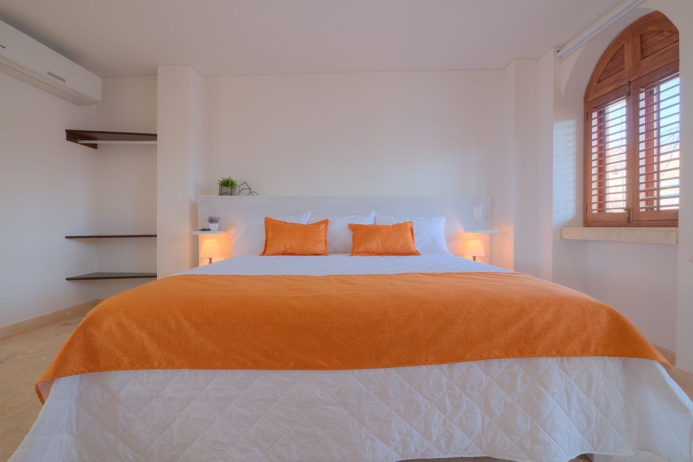 SUPERIOR, KING BED