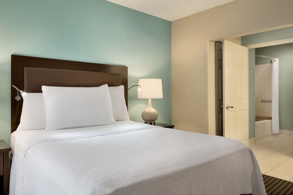 MainStay Suites Grand Rapids, MI 6/43