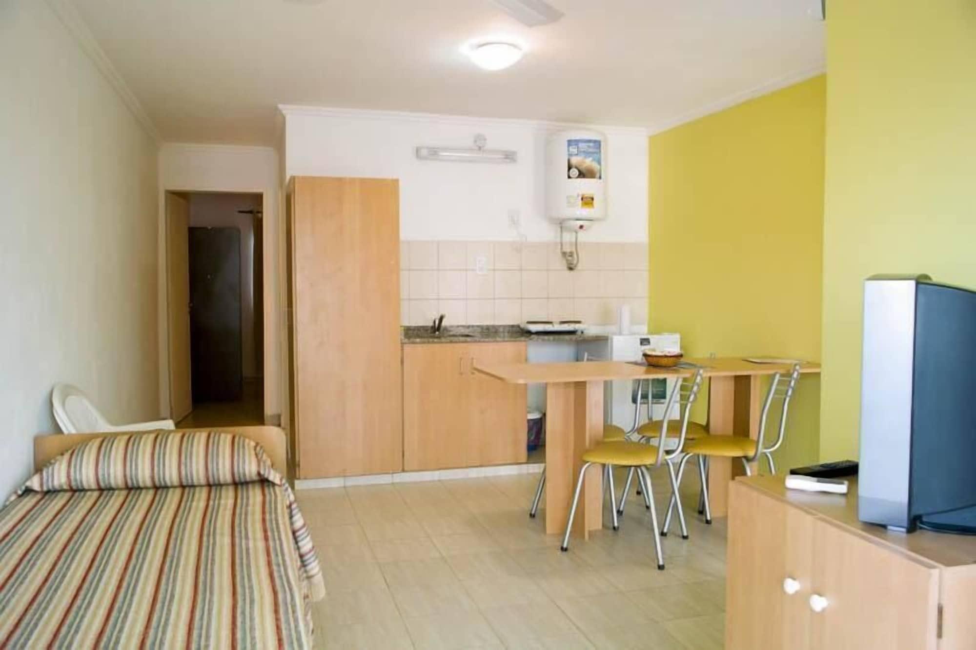Brisas del Lago Apartamentos 12/18