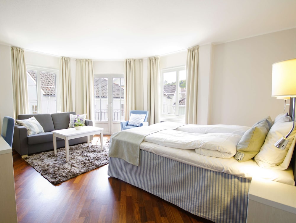 Home Hotel Grimstad 18/61