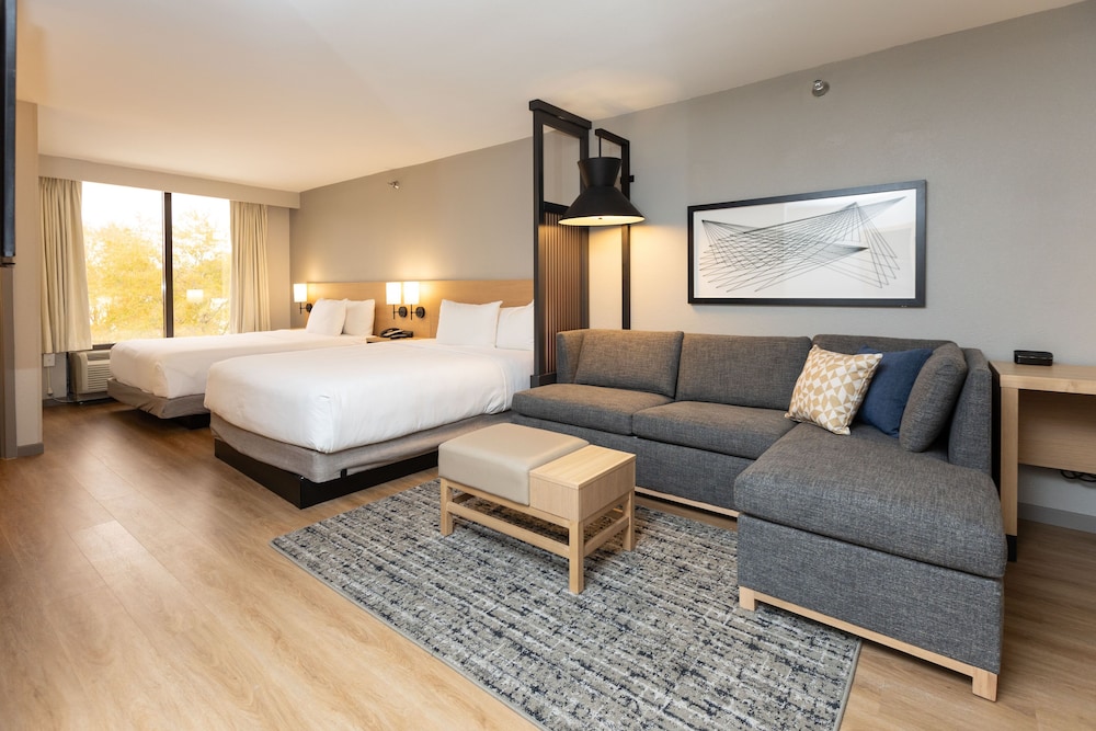 Hyatt Place Roanoke Airport/Valley View Mall 24/56