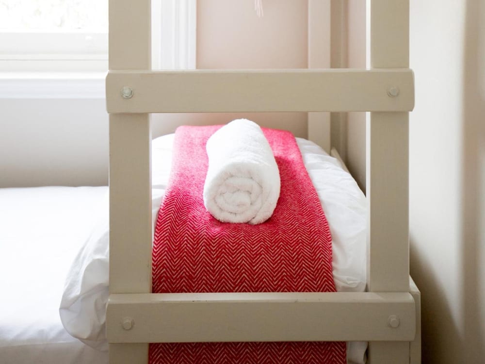 Montacute Boutique Bunkhouse 13/25