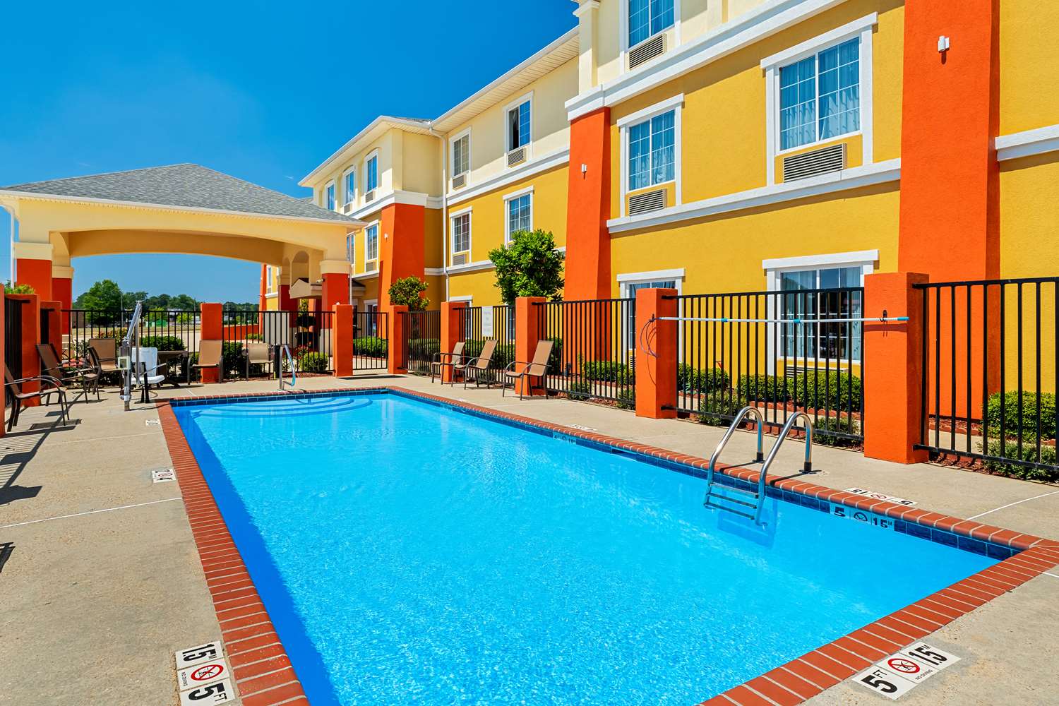 Best Western Plus Magee Inn & Suites 35/35