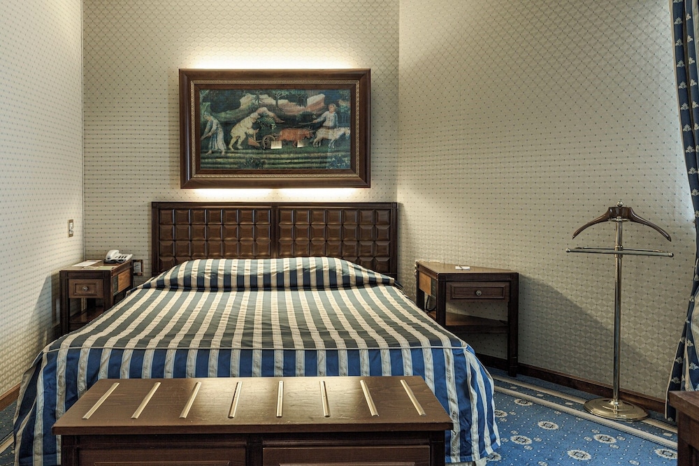 جناح رئاسي بسريرين مزدوجين، GRAND HOTEL TRENTO 7/8