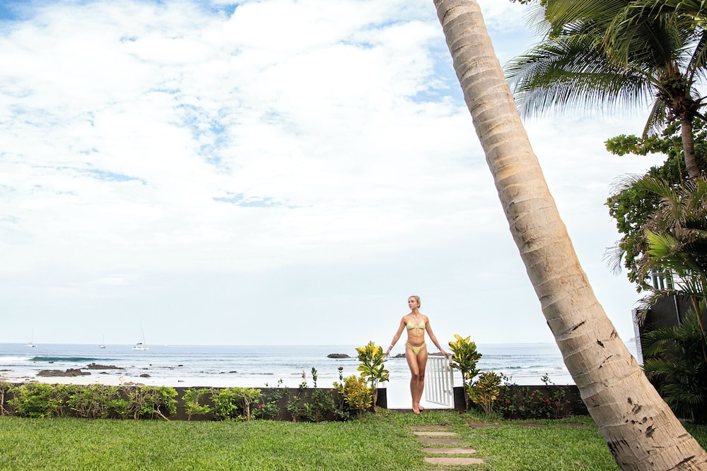 Perla de la Playa Beachfront Hotel 33/48