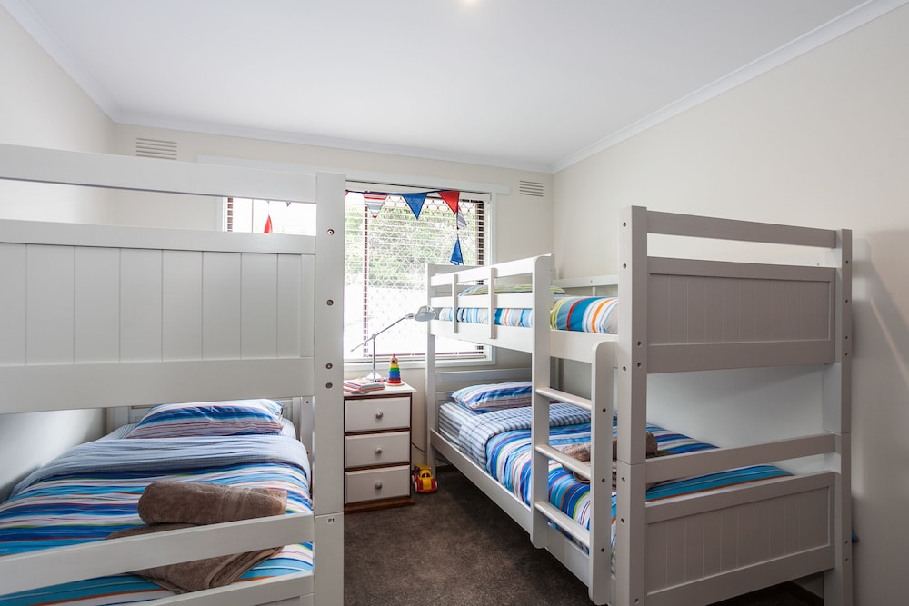 Beachfront Cottages Torquay 20/36