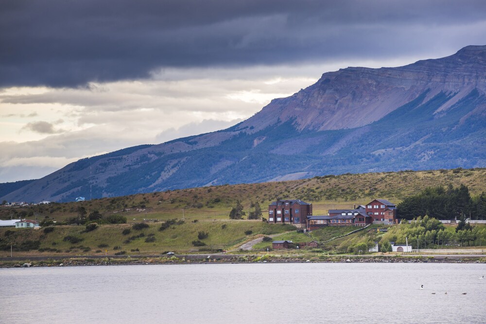 Weskar Patagonia Lodge 34/44