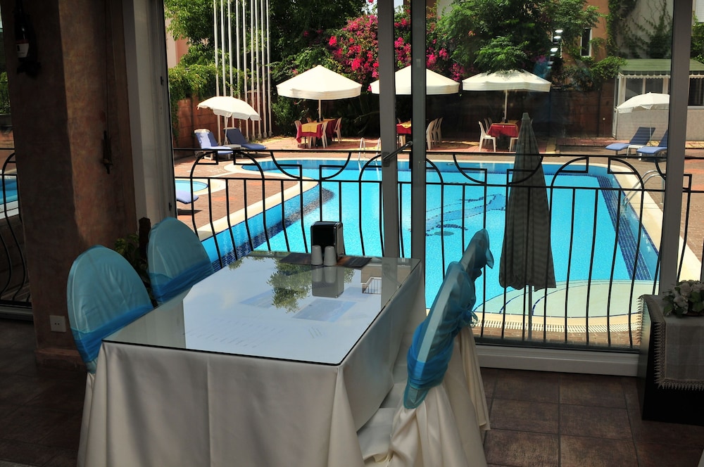 Sweethome Boutique Hotel 17/19