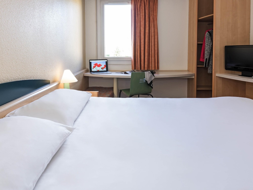 Ibis Montbeliard 20/77