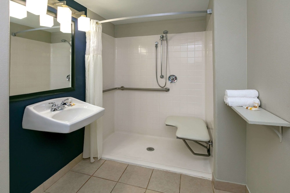 La Quinta Inn & Suites by Wyndham Horn Lake / Southaven Area 14/47
