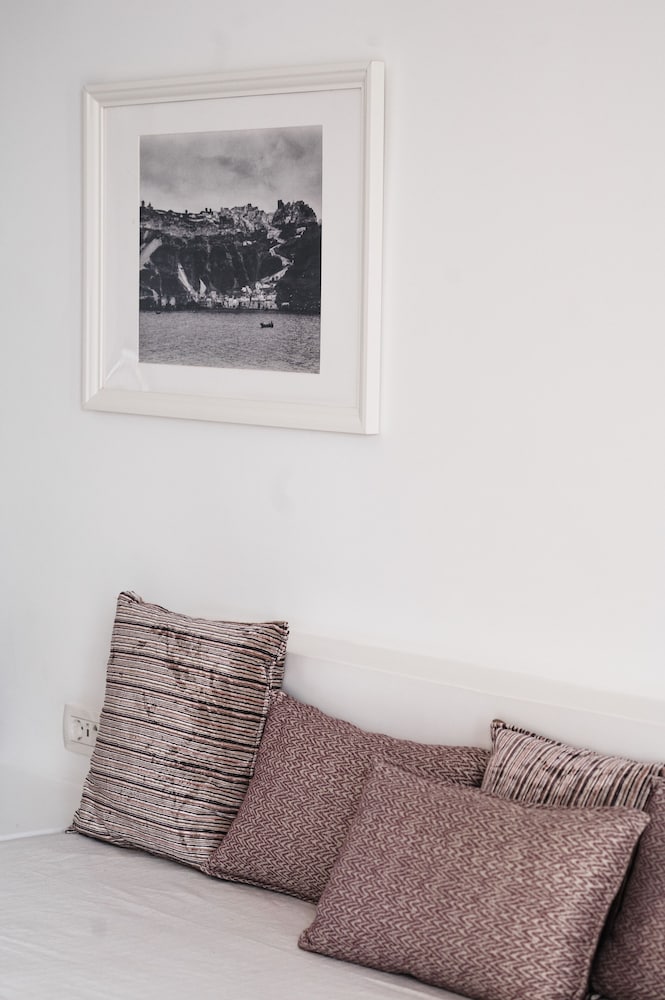 Amphitrite Suites Santorini 51/68