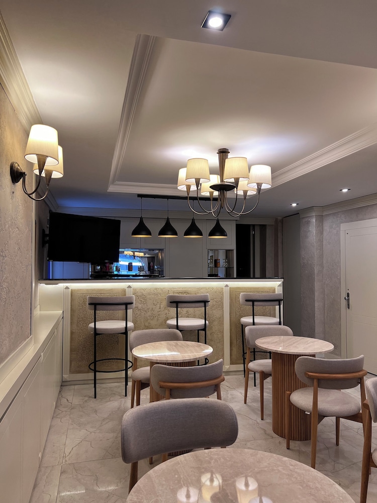 Gul Hotel 37/46