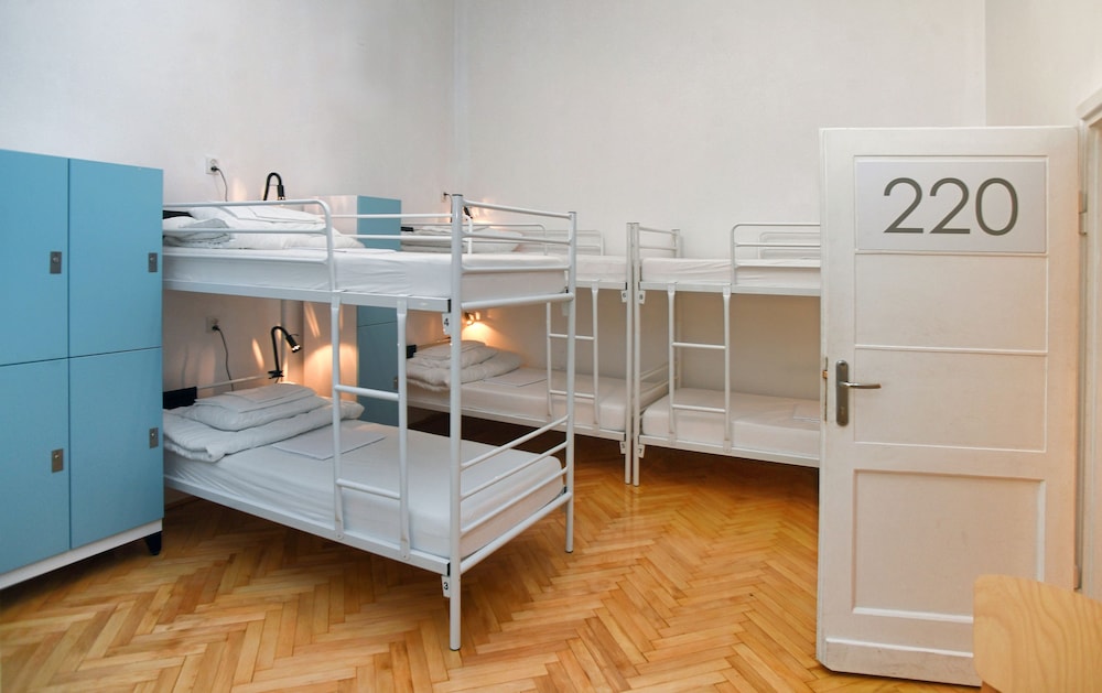 WARSAW HOSTEL CENTRUM 30/73
