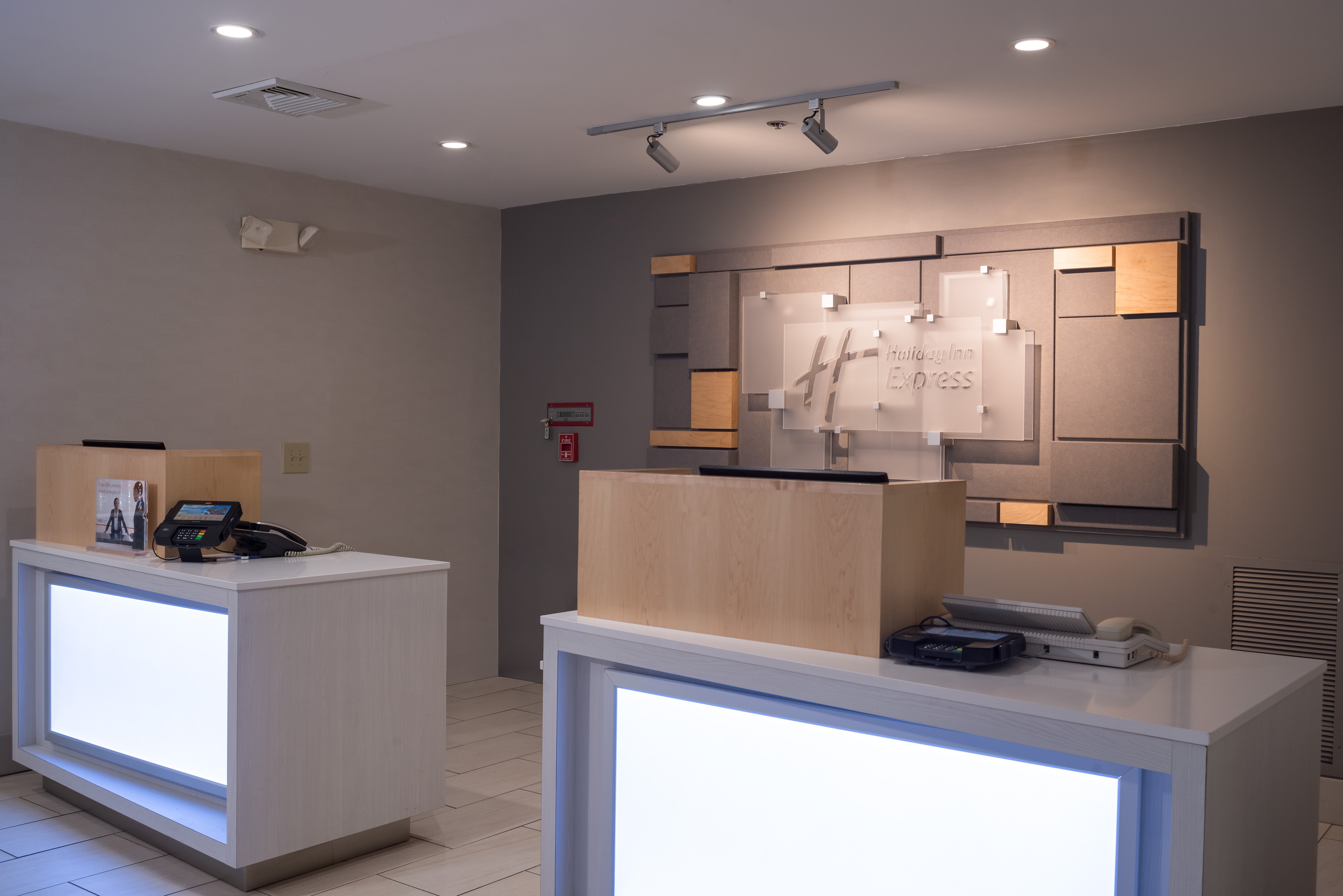 Holiday Inn Express Branford-New Haven 5/59