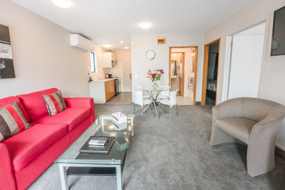 Strathern Motor Lodge 34/59