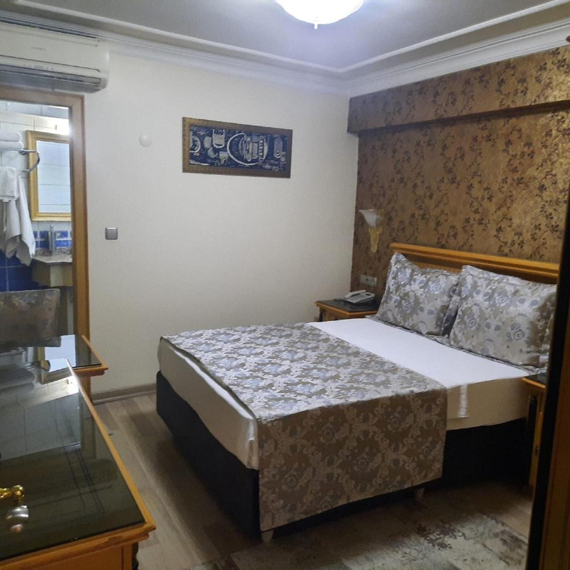 Budget, Double or Twin Bed
