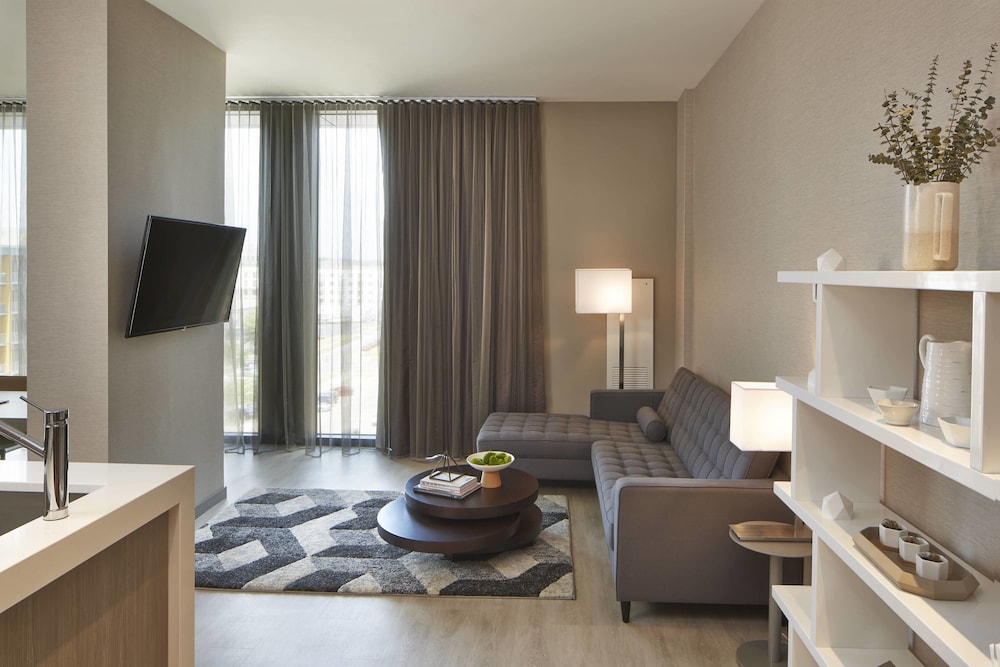 AC Hotel Des Moines East Village 34/48