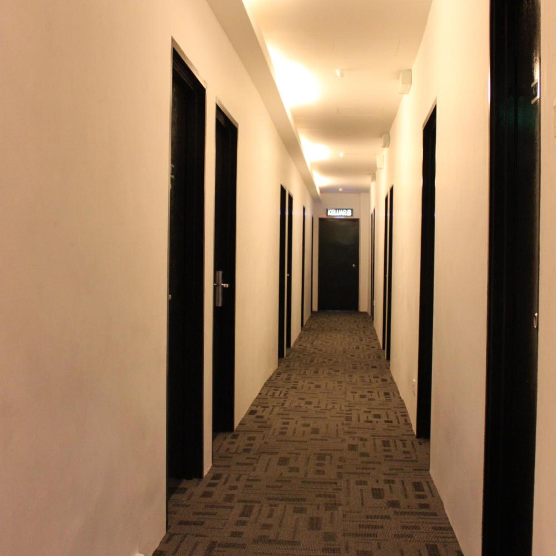 Dream Hotel 27/36