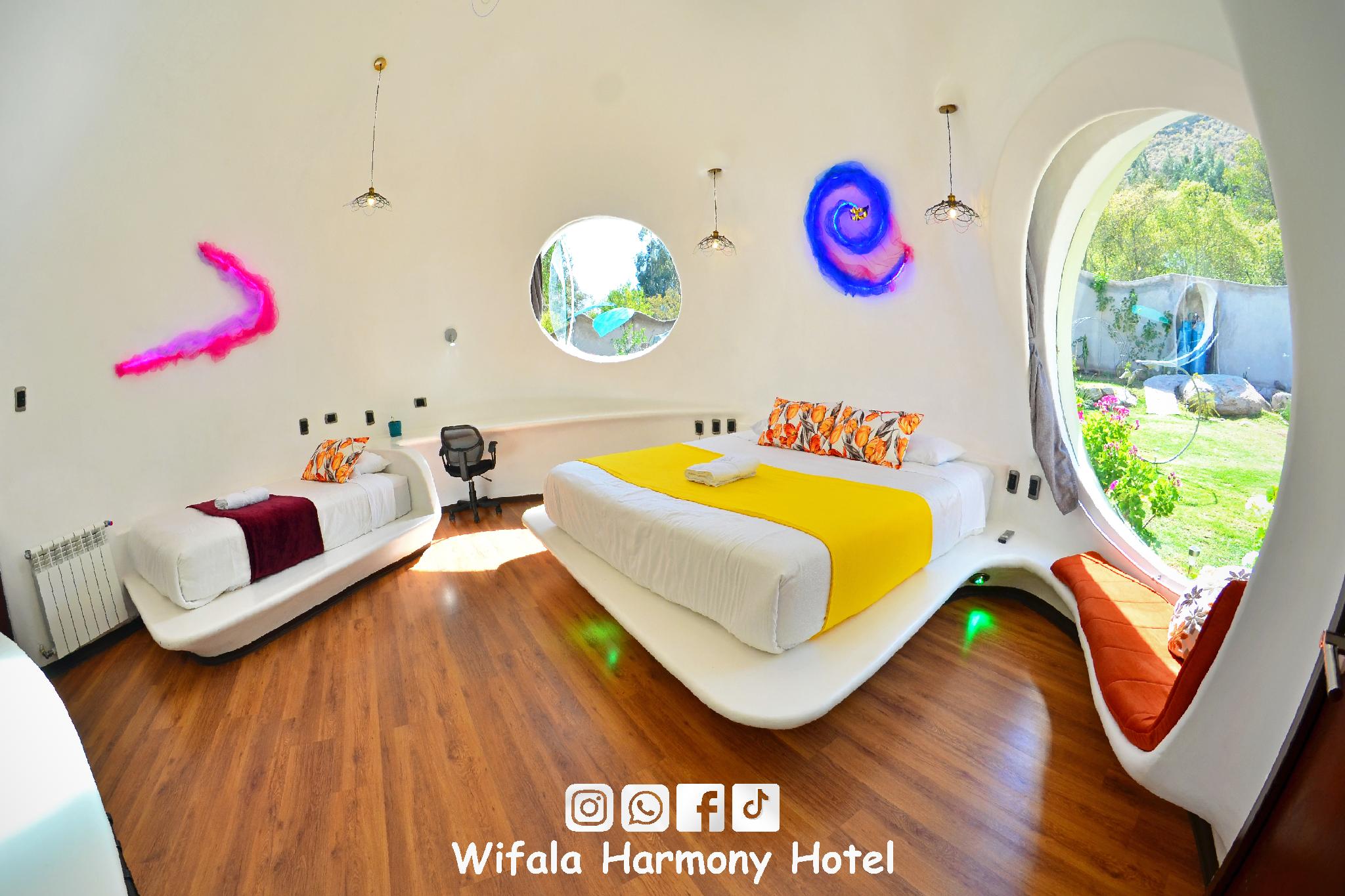 Deluxe, Double or Twin Bed