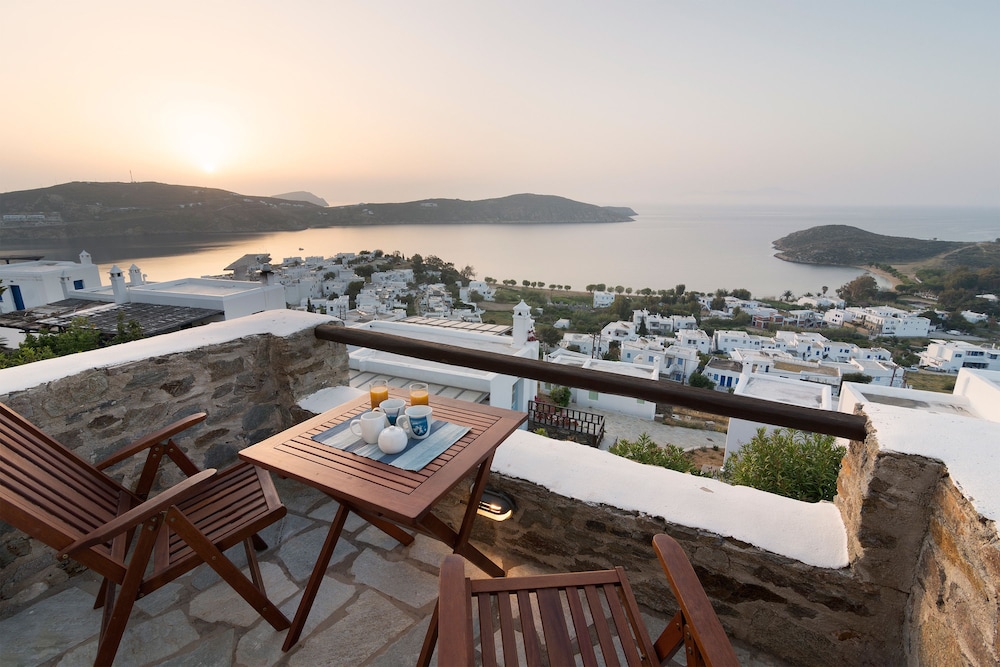 SERIFOS BEACH HOTEL 46/50