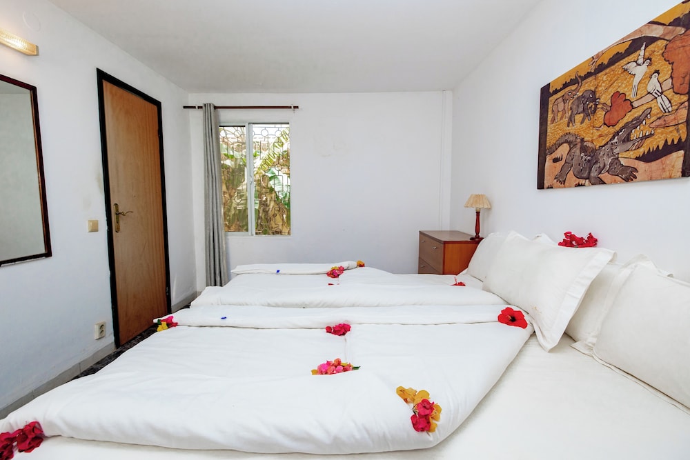 Bungalow Beach Hotel 15/58