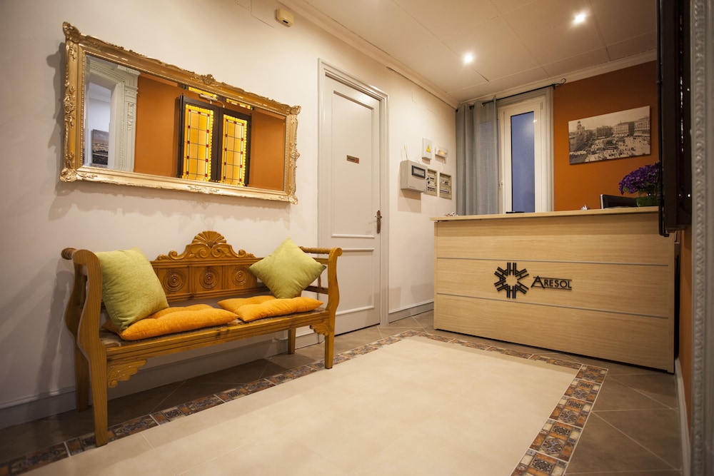 Hostal Aresol 20/33