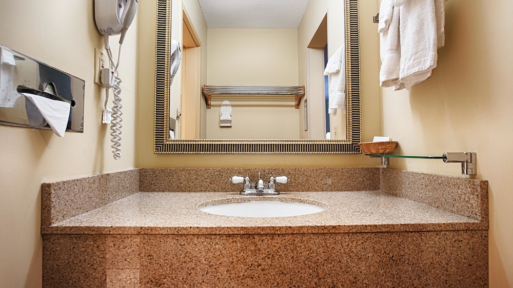 Best Western West Greenwich Inn 14/24