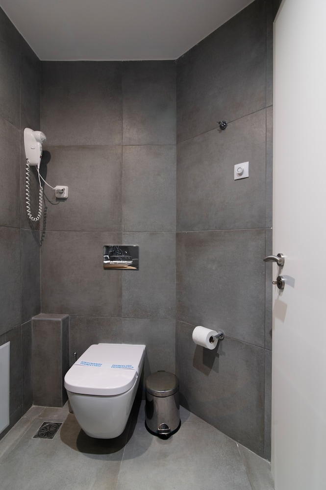 Olvia Suites Athens City Center 33/36