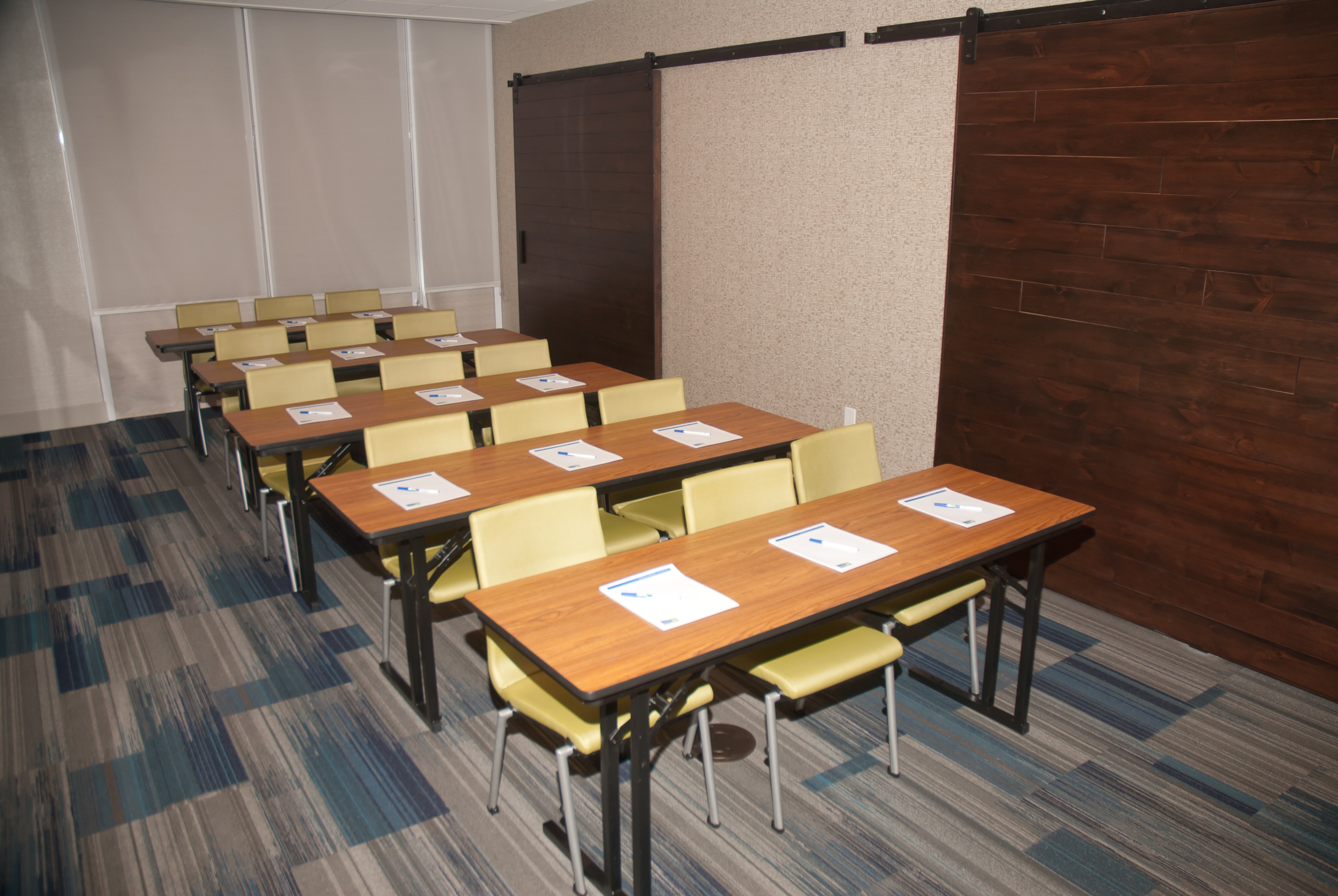 Holiday Inn Express And Suites Decatur 25/27