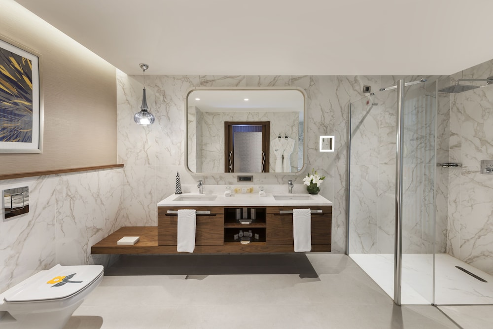 Elite World Grand Istanbul Kucukyali Hotel 66/68