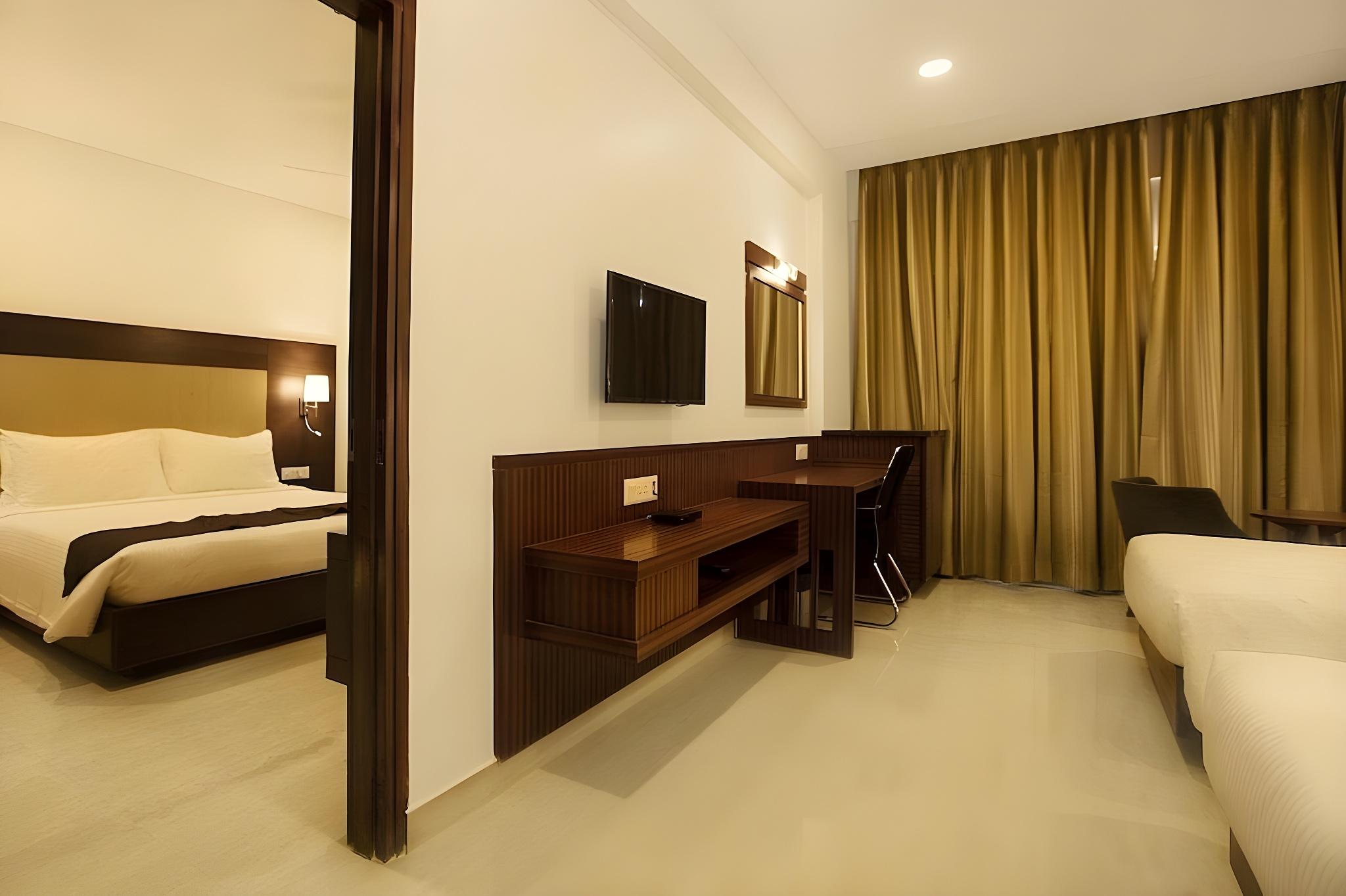 Hotel Aadrika 7/17