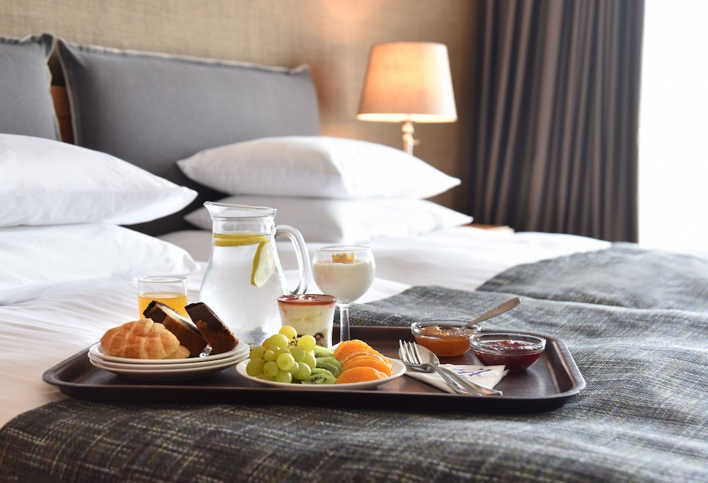 Astor Hotel 43/69