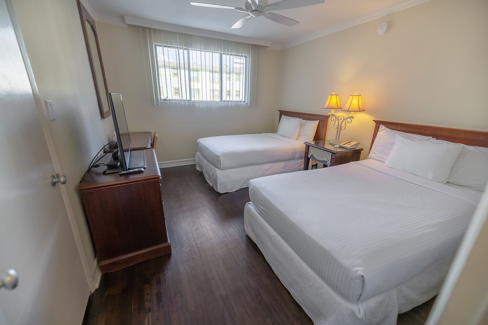 CALIFORNIA, SUITE, MULTIPLE BEDS