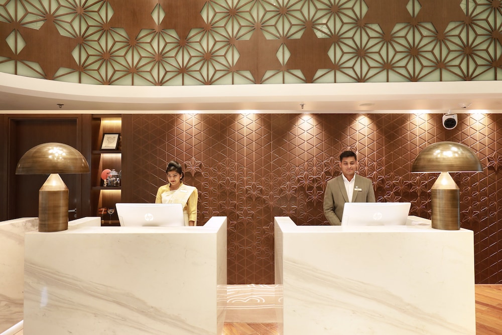 Crowne Plaza Dhaka (Ex Doreen Hotel and Resorts) 8/57