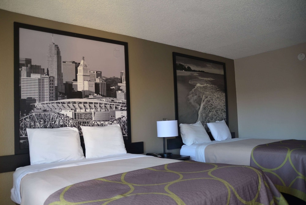 room, 2 queen beds, smoking