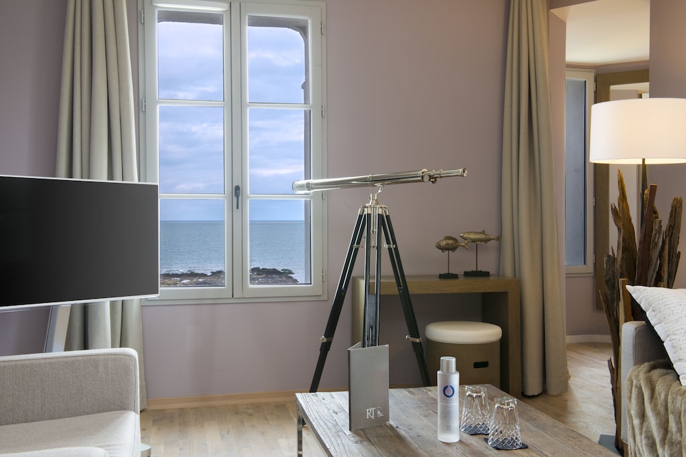 Relais Thalasso Baie De La Baule Chateau Des Tourelles 65/76