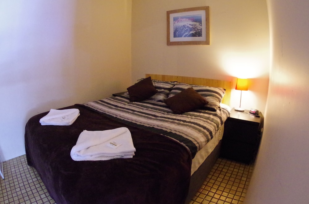 ALPINE RETREAT MT BULLER 8/50