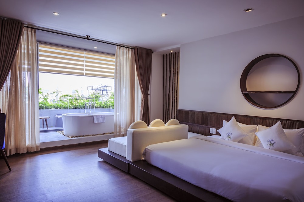 Cochin Zen Hotel 13/70