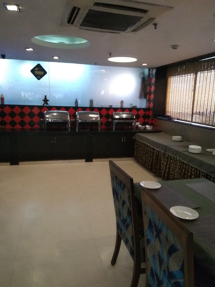 Hotel Rajshree 38/44
