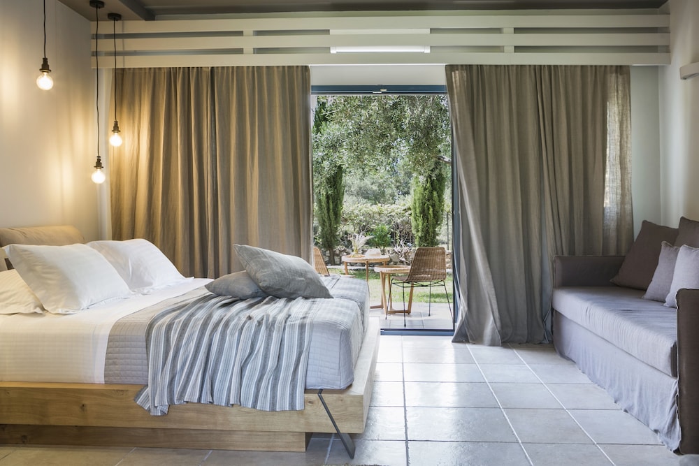 Avithos Resort 38/92
