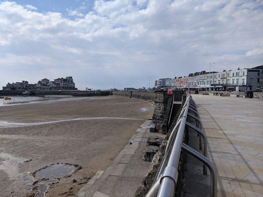 The Parasol Weston 24/50