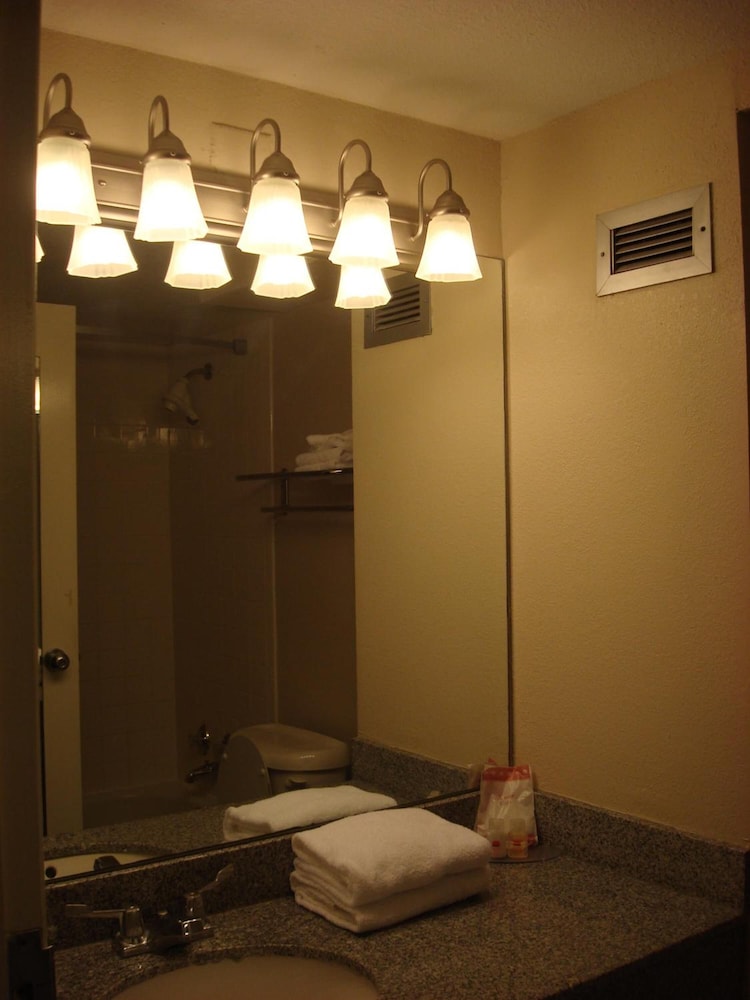 ROMANA HOTEL 12/25