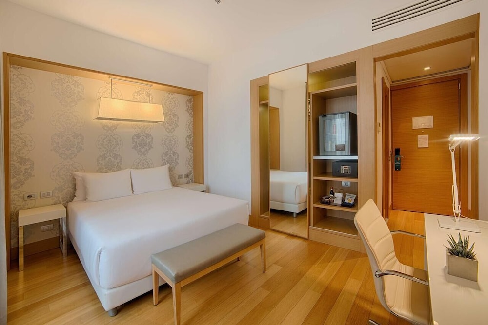 VH Eurostar Tirana Hotel Congress and Spa 30/62