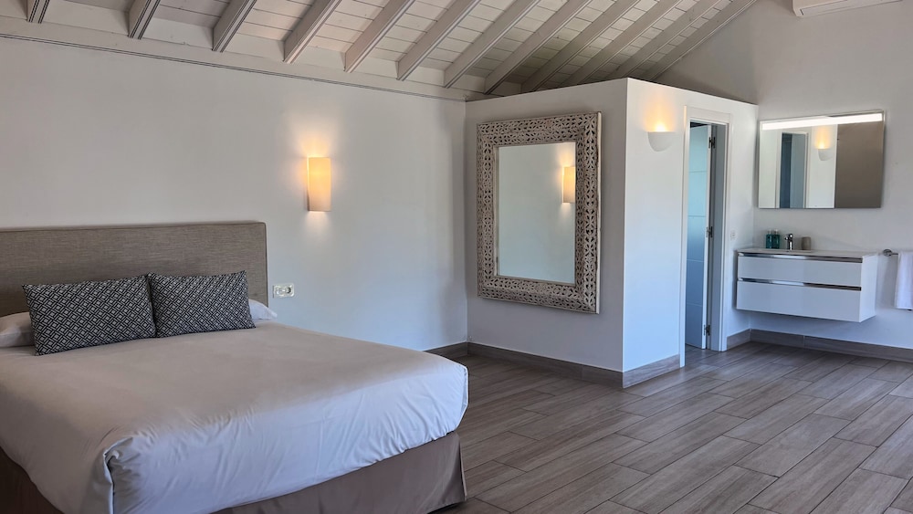 3 BEDROOMS, COTTAGE