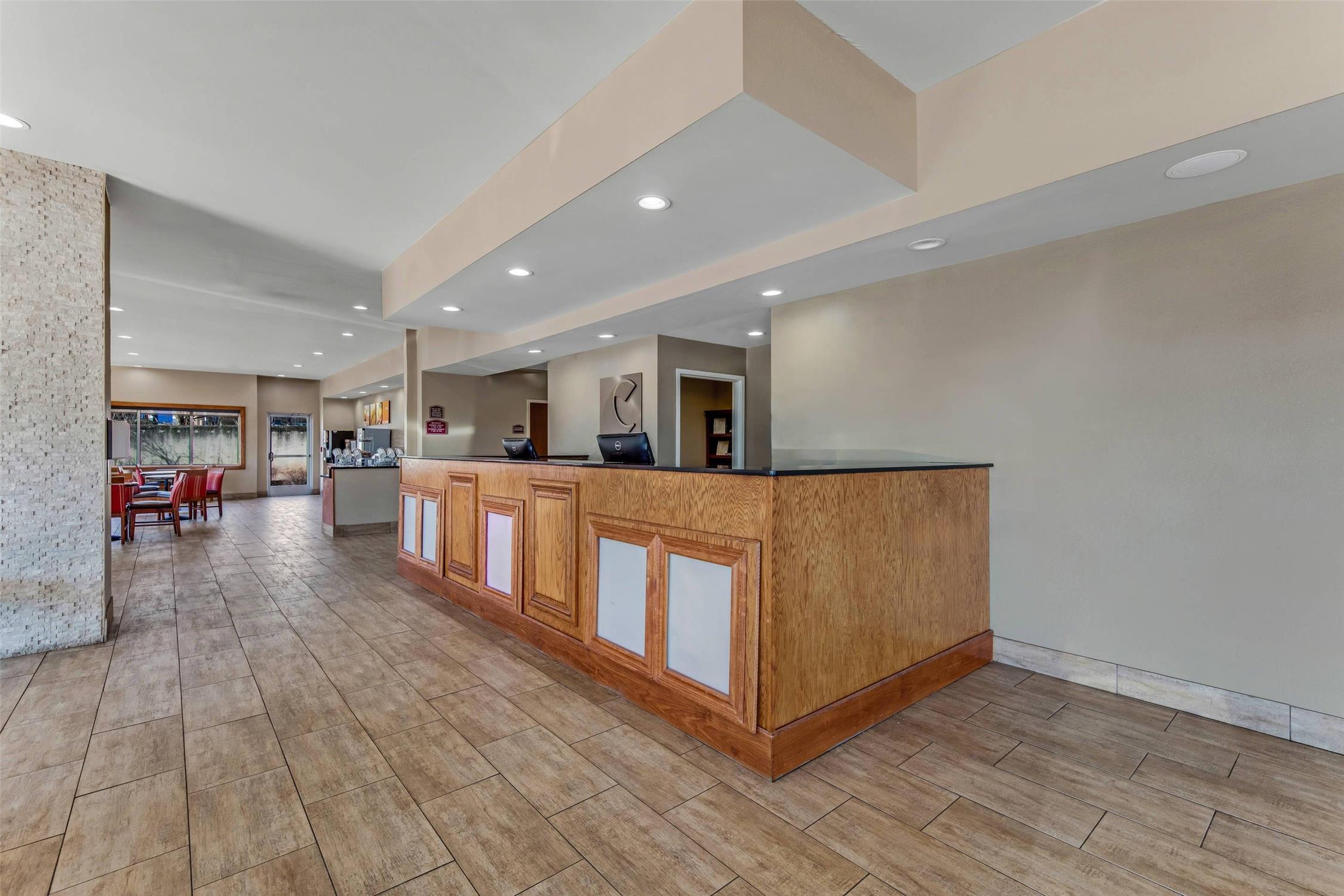 Comfort Suites Huntsville MidCity District at Research Park 5/19