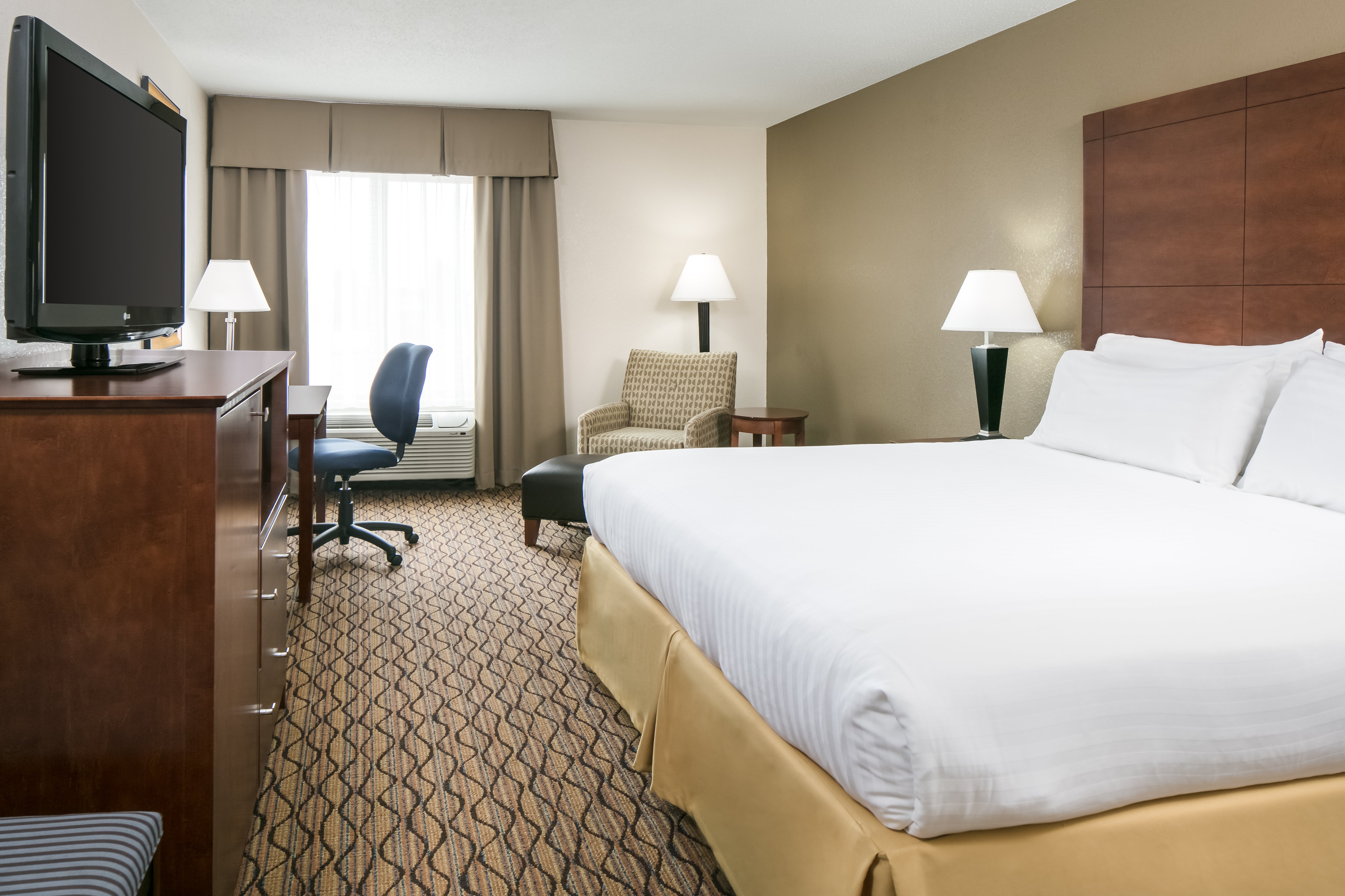Holiday Inn Express Hotel Suites Clinton 14/50